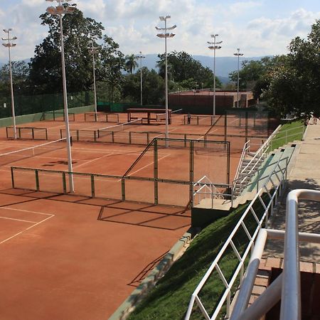 Отель Club Campestre De Bucaramanga Флоридабланка Экстерьер фото