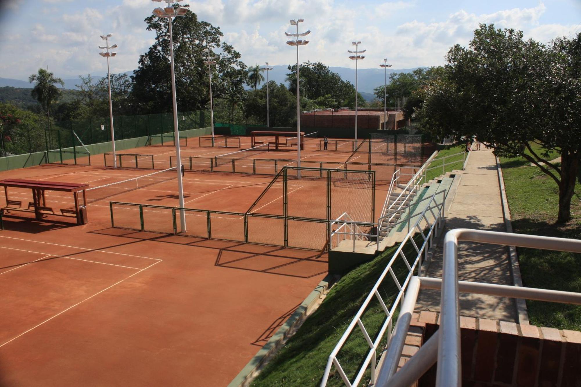 Отель Club Campestre De Bucaramanga Флоридабланка Экстерьер фото