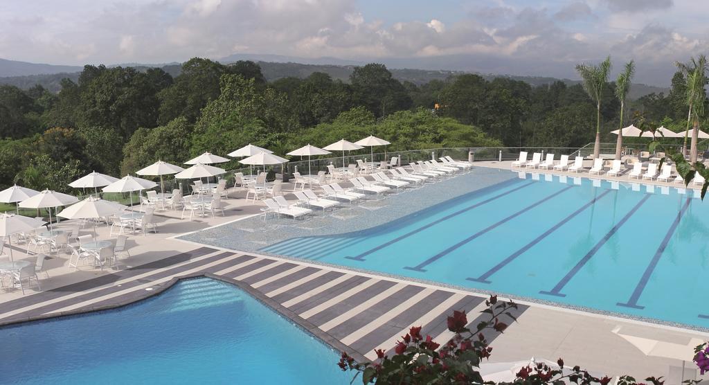 Отель Club Campestre De Bucaramanga Флоридабланка Экстерьер фото