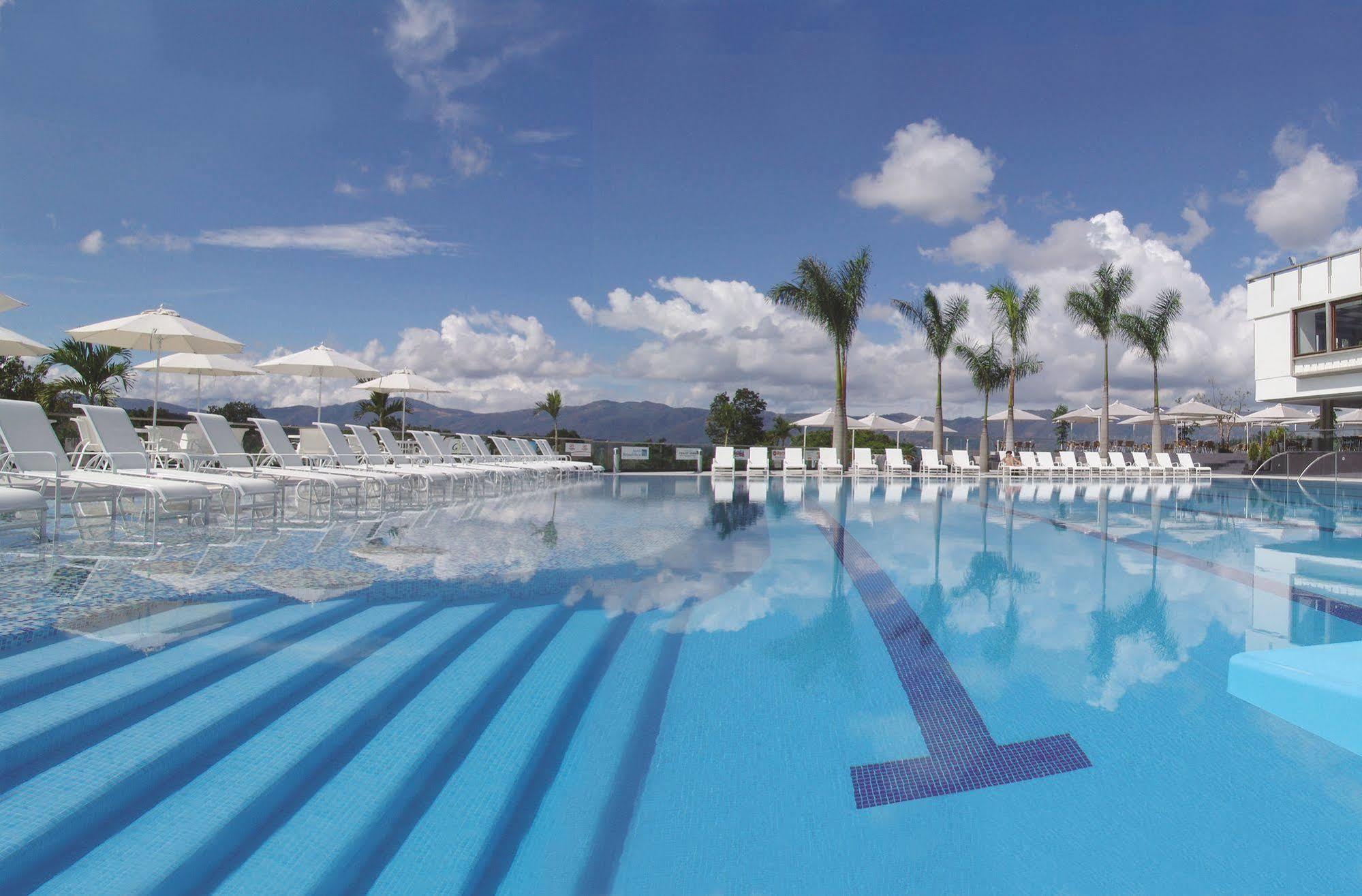 Отель Club Campestre De Bucaramanga Флоридабланка Экстерьер фото